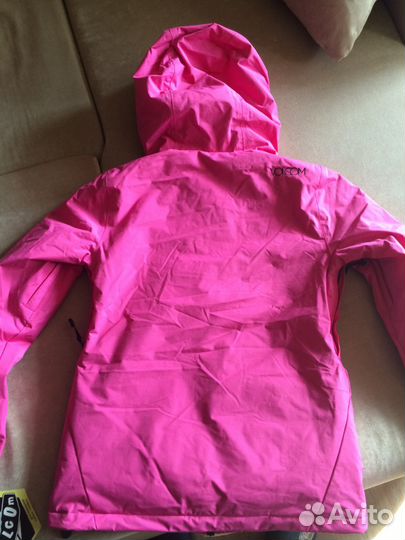 Новая сноубордическая куртка Volcom размер XS