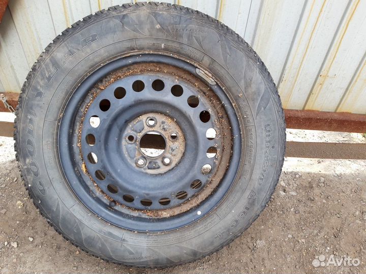 Goodyear Aquatred 215/65 R16