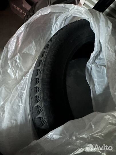 Gislaved Nord Frost 200 215/55 R17