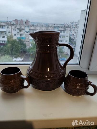 Глиняный кувшин и кружки времён СССР