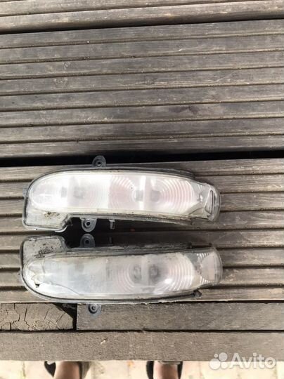 Поворотник в зеркало w211