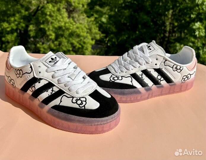 Adidas samba x hello kitty