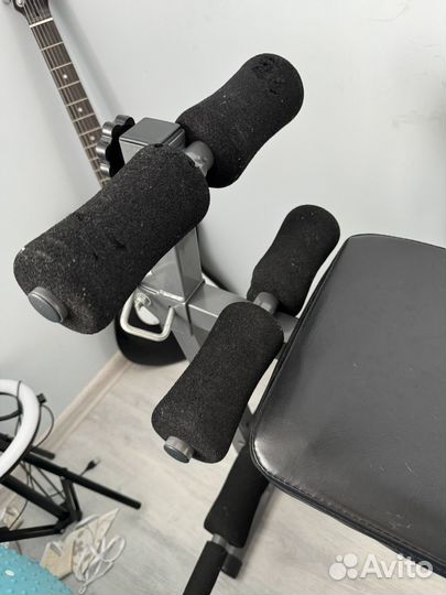 Скамья для пресса с изгибом Atemi