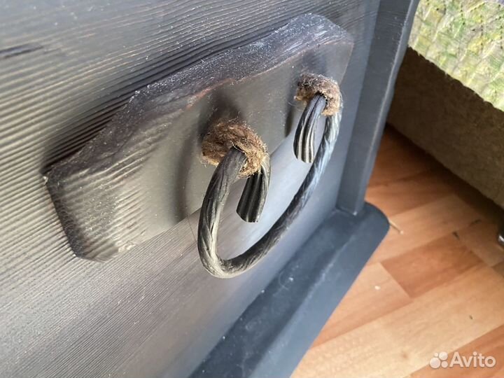 Сундук из дерева