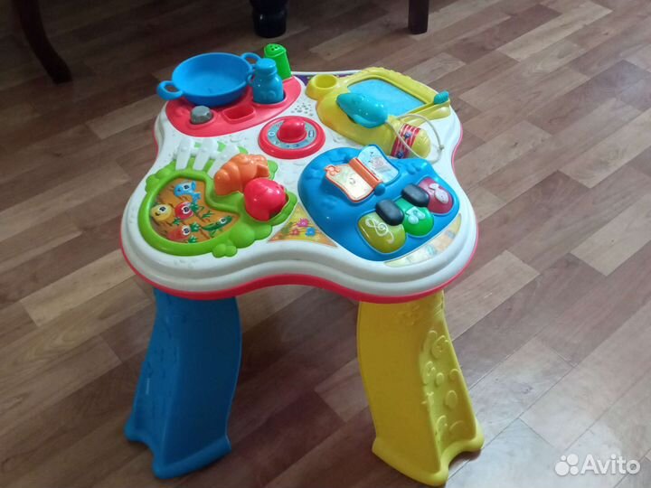 Развивающий столик chicco