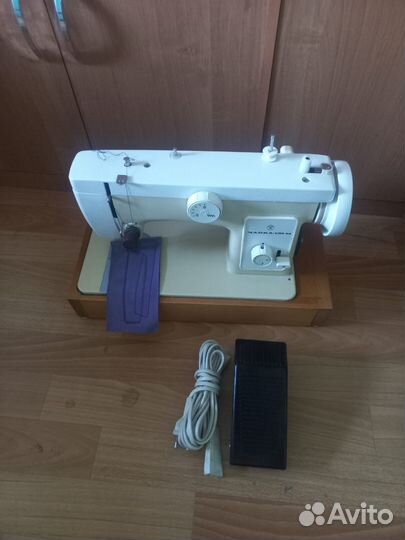 Швейная машина Чайка 132м