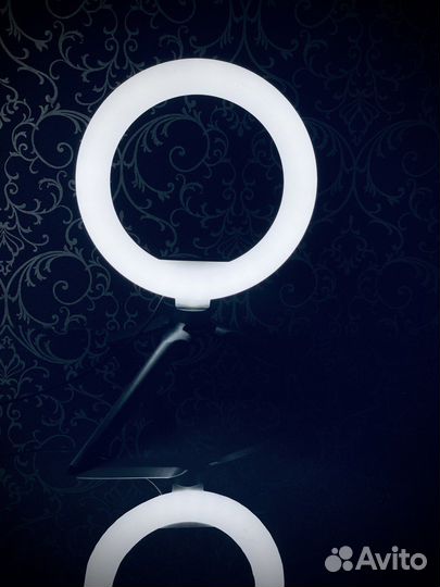 Настольная кольцевая лампа 20 см