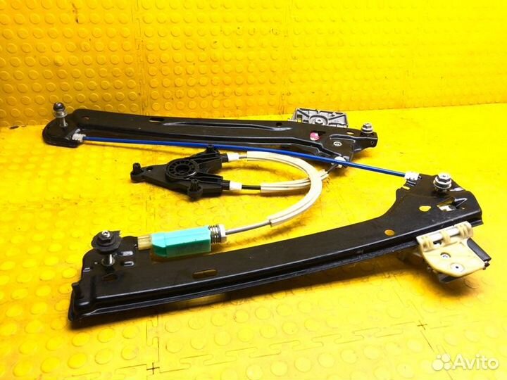 Стеклоподъемник задний правый Mercedes-Benz