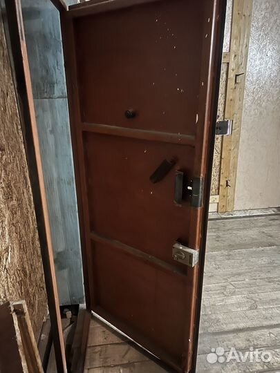 Дверь металлическая