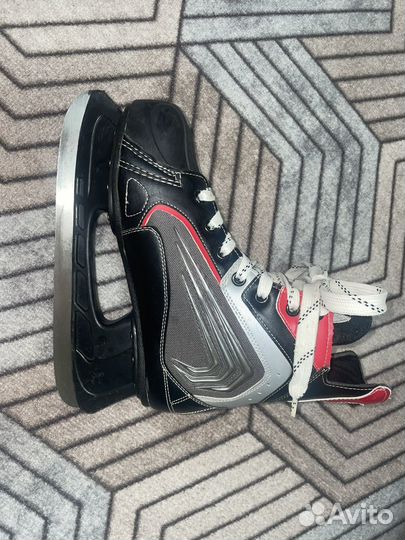 Коньки хоккейные