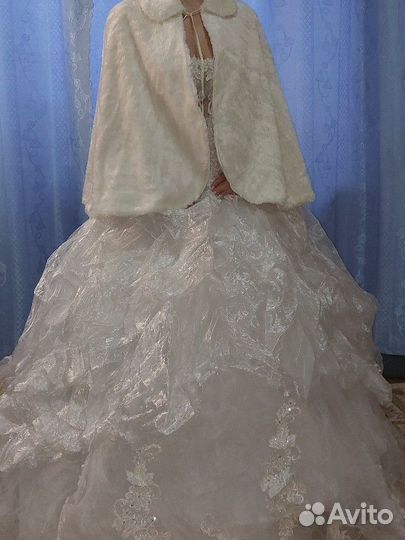 Свадебное платье бу 42