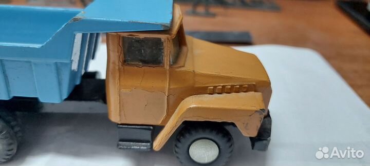 Модель грузовика краз