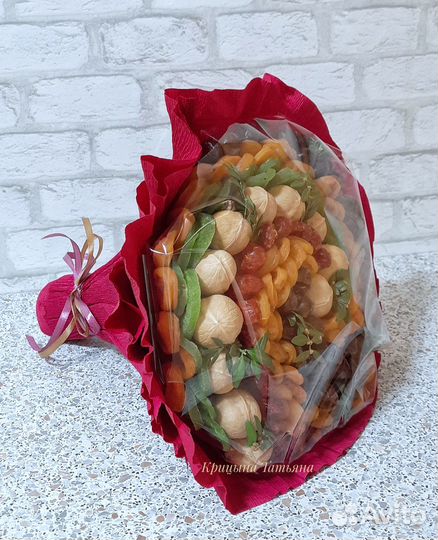 Букеты и боксы из сухофруктов