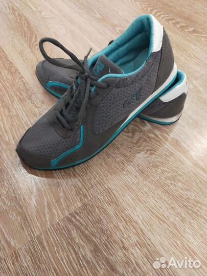 Кроссовки 40