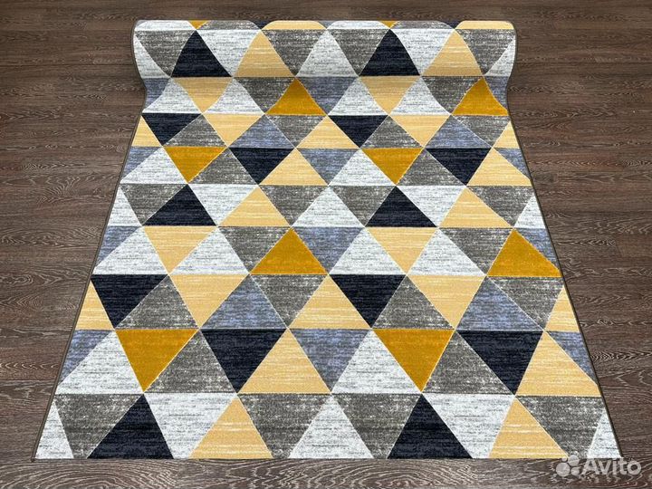 Палас 1.5х5.5м и 2х2.1м