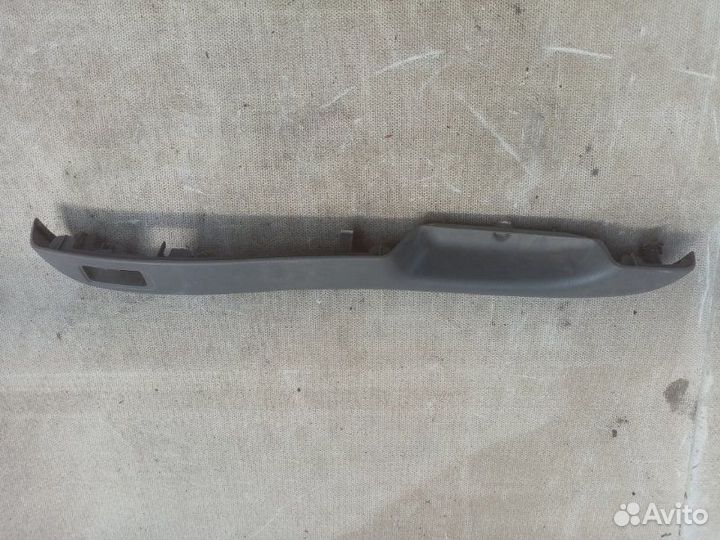 Подлокотник задний правый Nissan March K11 1.0