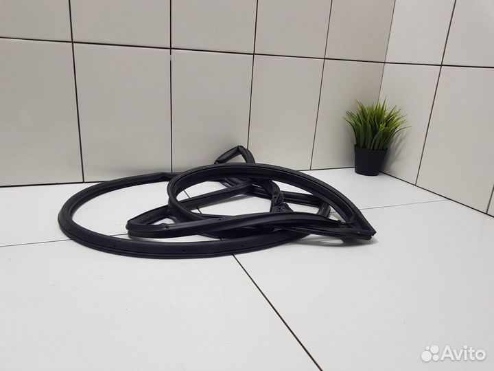 Уплотнитель двери задней правой (Haval F7)