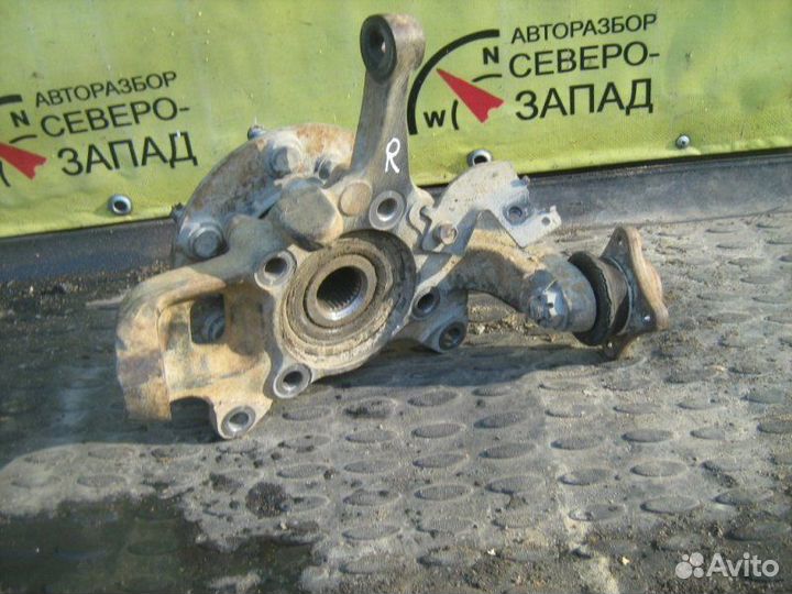 Кулак поворотный передний правый Mitsubishi Pajero