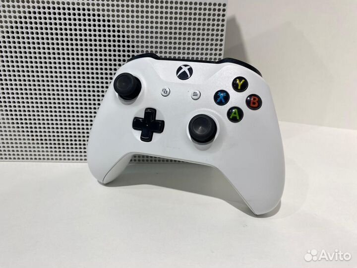 Xbox One S 1000gb + 400 игр