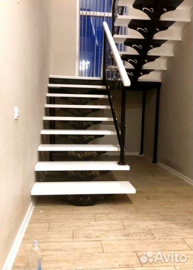 Лестница винтовая с монтажем