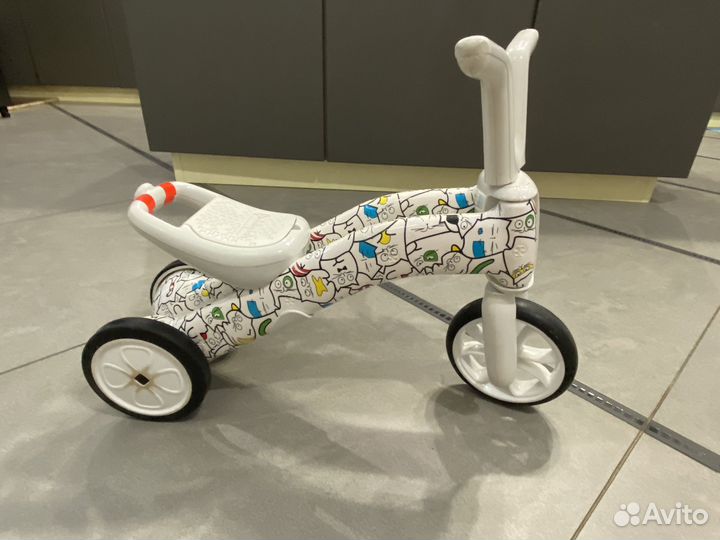 Беговел Chillafish Bunzi