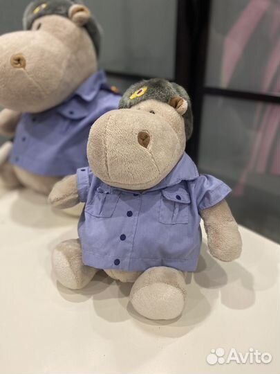 Игрушка бегемот - полицейский гаишник