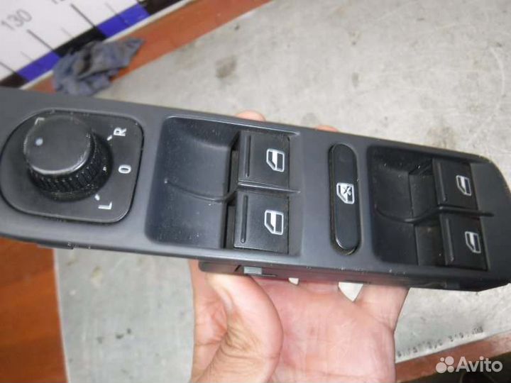 Блок управления стеклоподъемниками Volkswagen