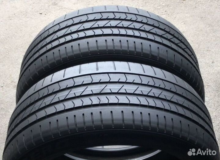 Pirelli P Zero PZ4 245/45 R19