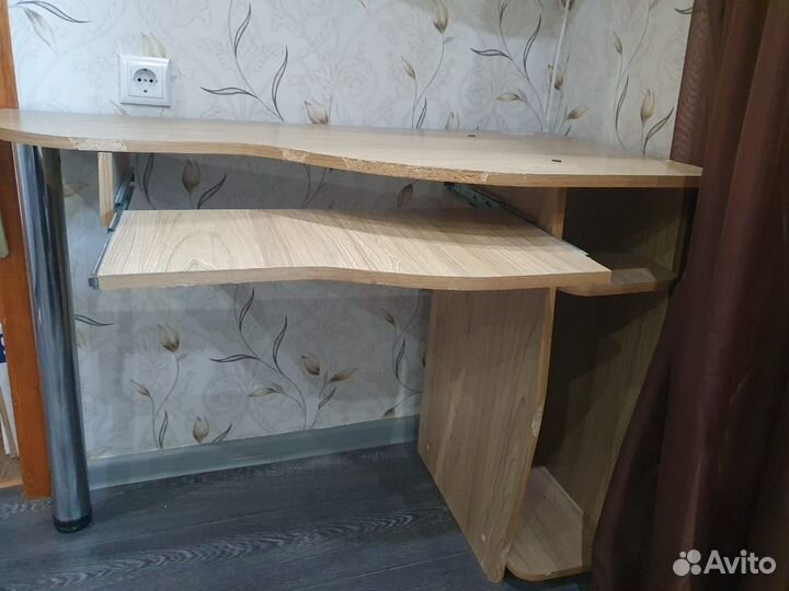 Компьютерный стол