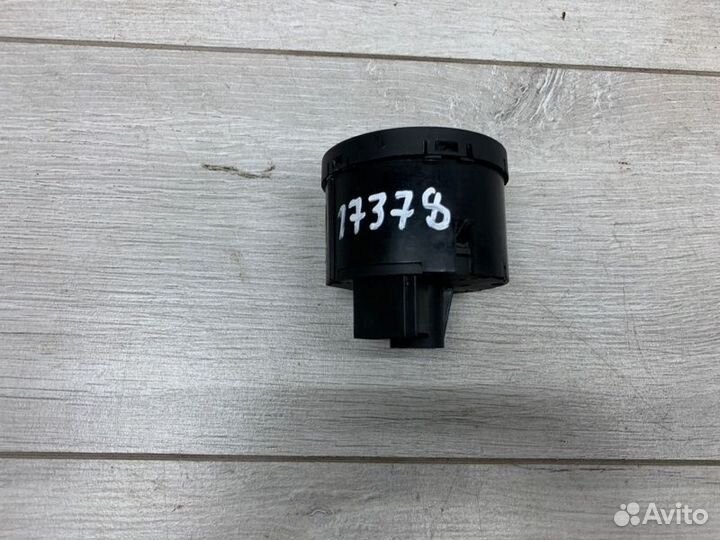 Блок включения фар Volkswagen Golf хэтчбек cayb