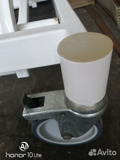 Медицинская кровать