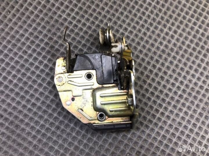 Замок двери передний правый Mercedes-Benz E-Class