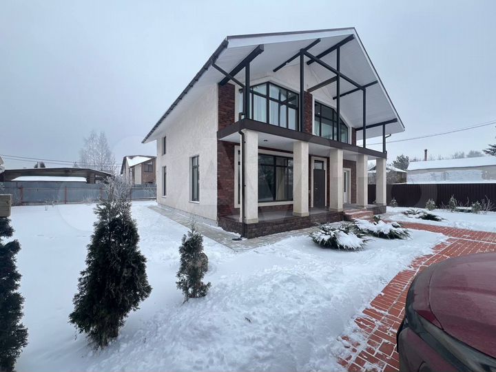 Коттедж 180 м² на участке 9 сот.