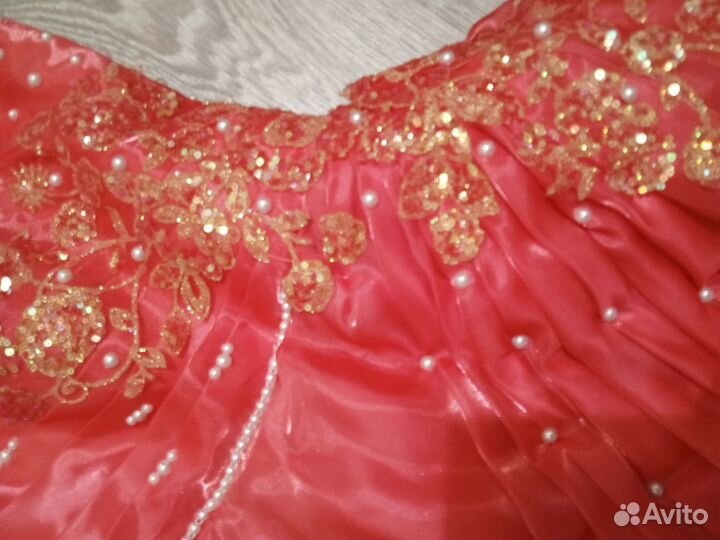 Нарядное пышное Платье для девочки 8-10 л