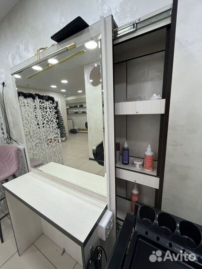 Парикмахерский стол