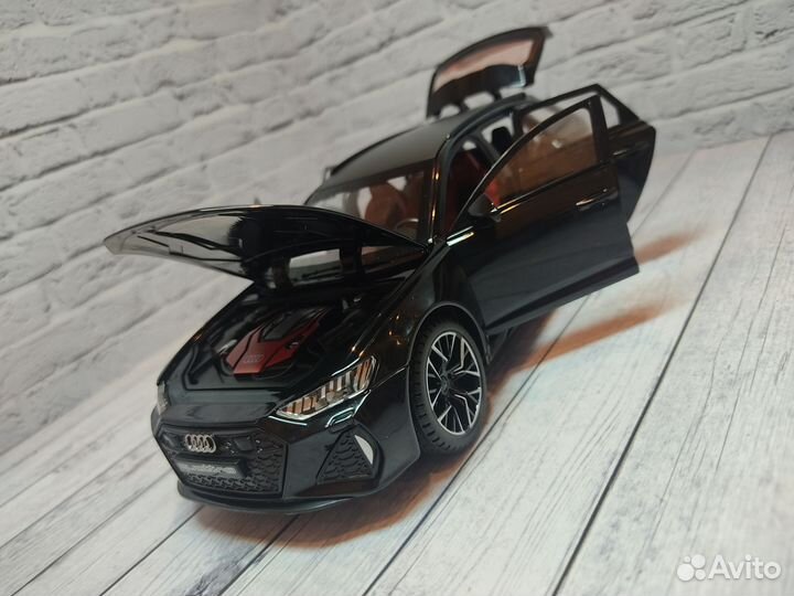 Модель автомобиля Ауди RS6, детские машинки