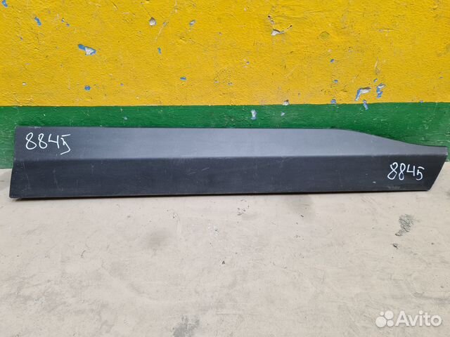 Накладка двери передняя правая Toyota Rav4