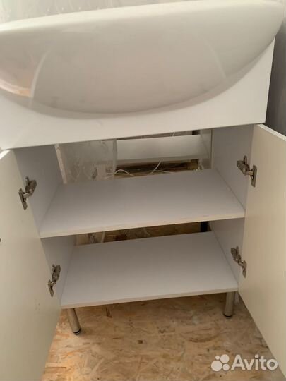 Раковина с тумбой