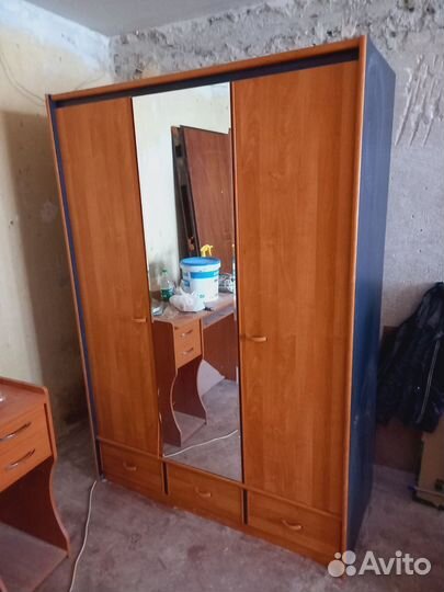 Шкаф бу для вещей и одежды. Доставка