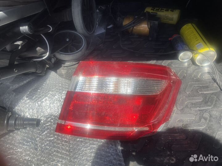 Задний правый фонарь на Весту