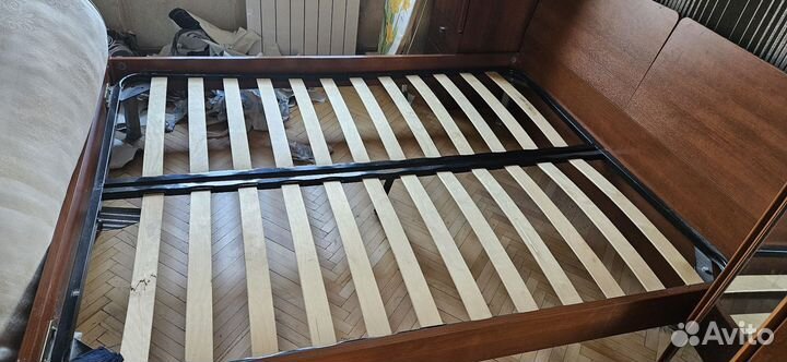 Кровать двуспальная