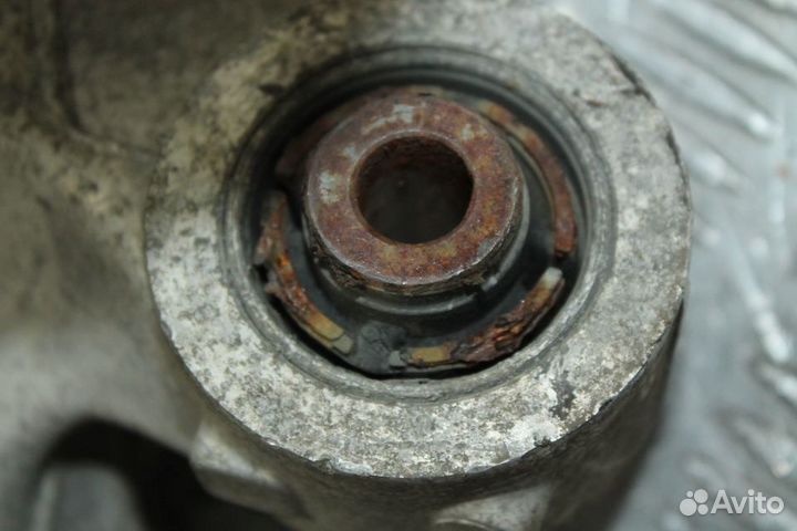 Кулак задний правый (цапфа) Suzuki Kizashi 2WD