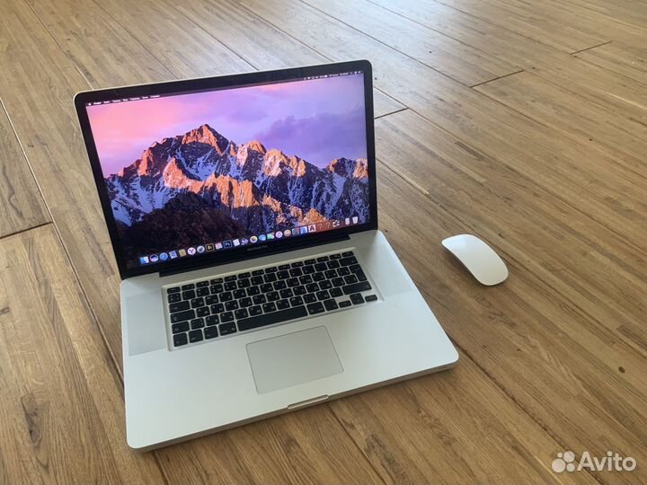 Apple macbook Pro 17 2011