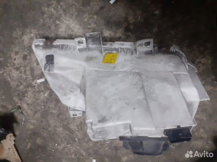 Фара Ford Galaxy 1995-2000