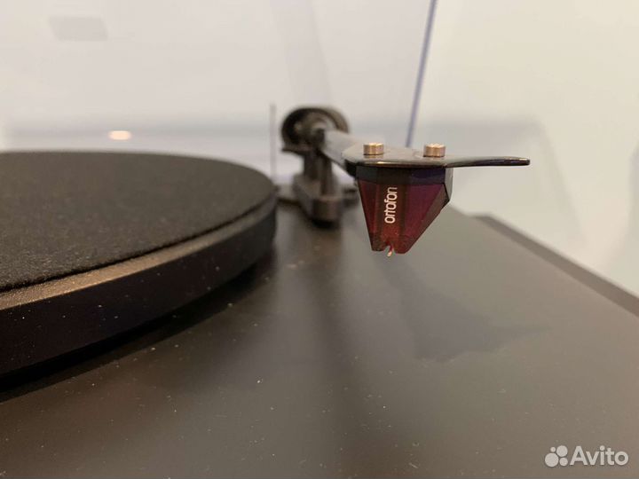 Проигрыватель винила Pro ject debut carbon EVO