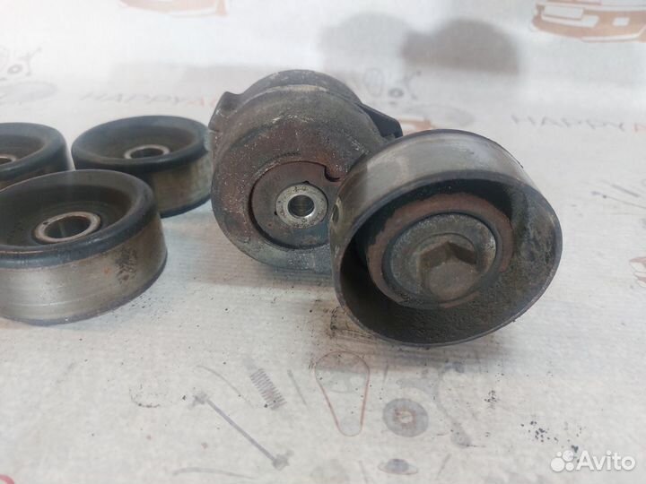 Натяжной ролик Kia Sorento 1 D4CB