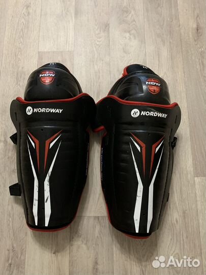 Щитки хоккейные 14