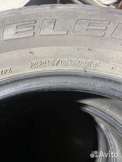 Bridgestone Dueler H/T 687 225/65 R17