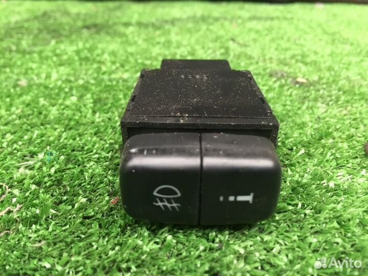 Кнопка птф Mitsubishi Pajero 3 V78W 4M41 2000