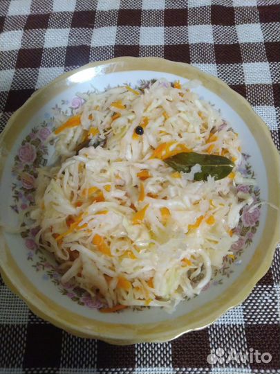 Капуста квашеная, огурцы,помидоры